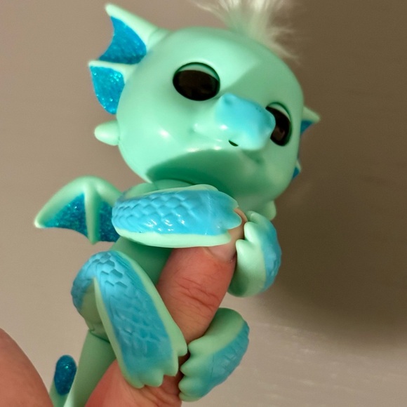 Fingerling | Blue baby dragon | Kaylin | WowWee brand - Picture 2 of 3